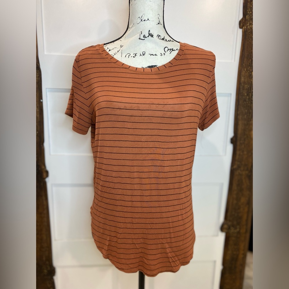 Halogen Orange Fitted T-Shirt Women’s Medium Casual Short Sleeve Tee